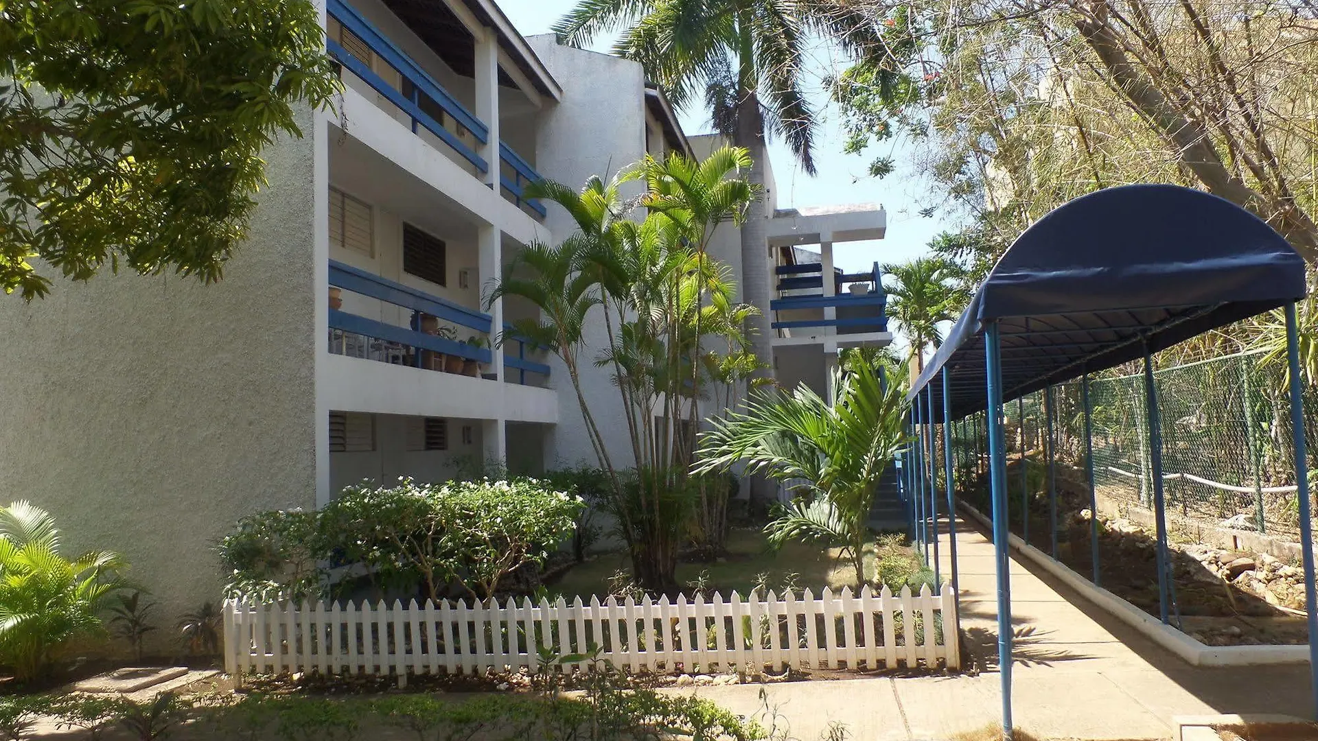 Starfish Beach Studio At Montego Bay Club Resort location